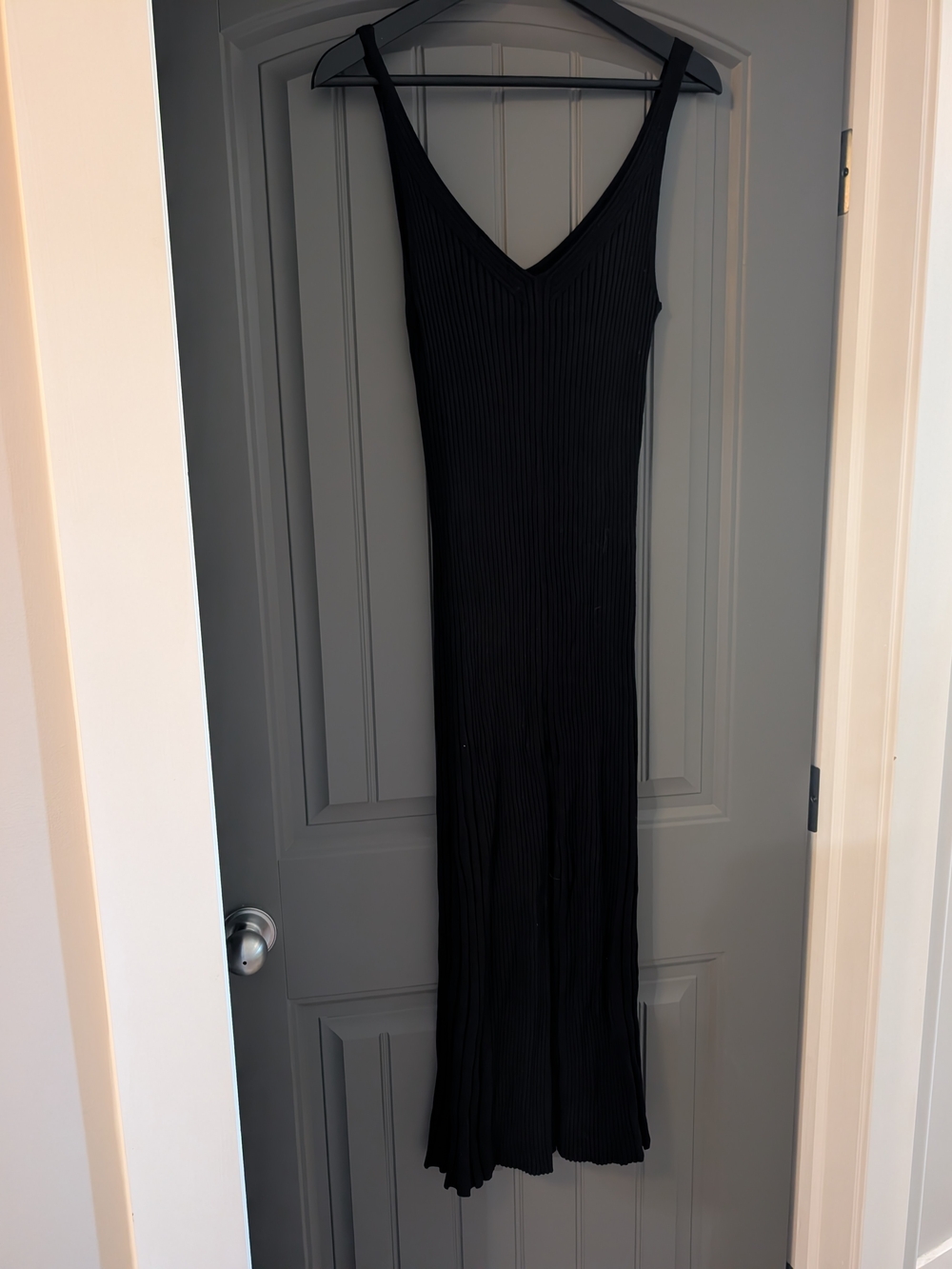 Dynamite Black Ribbed V-Neck Maxi Dress
